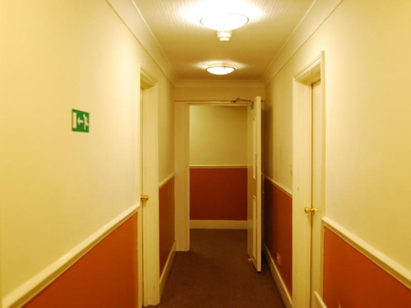 Guest house Hillingdon Lodge